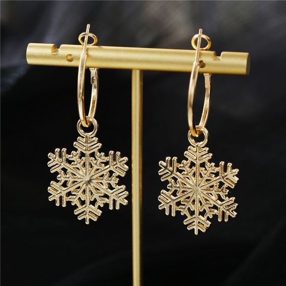 Snowflake Earrings - Picture 2 of 6